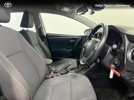 2017 Toyota Corolla - thumbnail 11