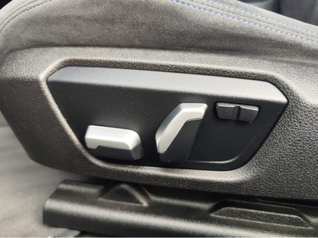 2017 BMW 3 Series - thumbnail 21