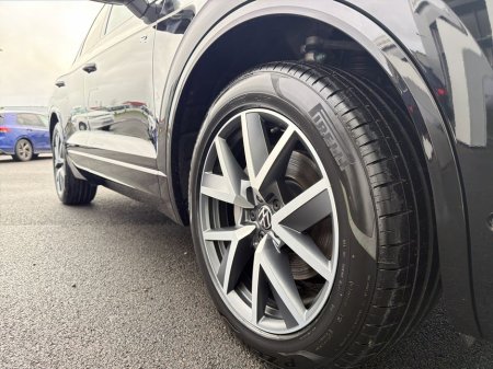 2026 Volkswagen Touareg Touareg R-Line Final Edition 231HP €113,980 thumbnail