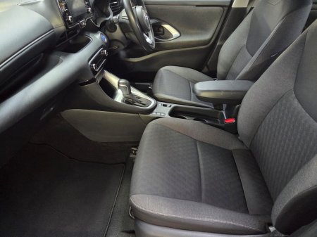 2022 Toyota Yaris - thumbnail 6