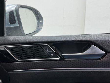 2018 Volkswagen Passat - thumbnail 32