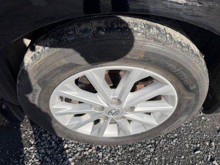 2016 Toyota Camry - thumbnail 9