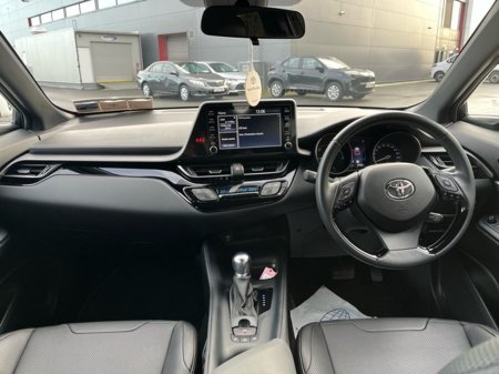 2023 Toyota C-HR HYBRID LUNA 4DR AUTO €28,950 thumbnail