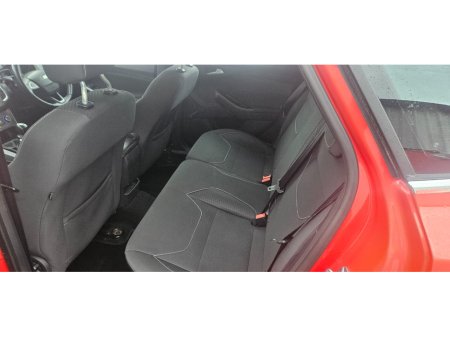 2015 Ford Focus - thumbnail 27