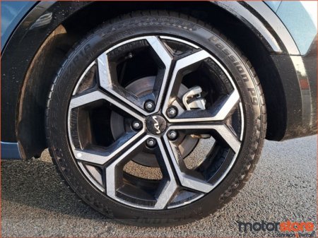 2025 Kia Niro K3 1.6 Petrol HEV (Kia Warranty / AA Membership / Bishopstown) €35,900 thumbnail