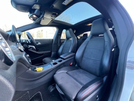 2018 Mercedes-Benz CLA Class - thumbnail 2