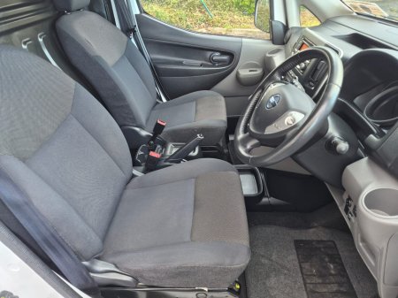 2021 Nissan NV200 - thumbnail 12