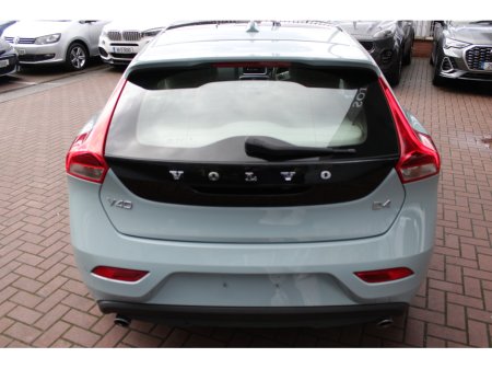 2017 Volvo V40 - thumbnail 5