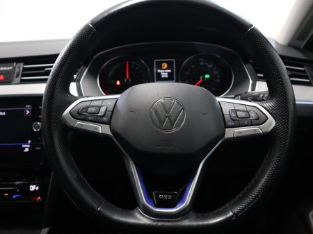 2021 Volkswagen Passat *123* GTE S-A DSG €23,995 thumbnail