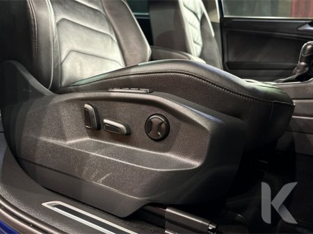 2018 Volkswagen Tiguan 2.0 TDI HIGH LINE 4WD - FULL BLACK LEATHER HEATED SEATS FRONT AND BACK - DIAMOND CUT FACTORY ALLOY WHEELS - CRUISE CONTROL - REVERSE CAMERA €29,950 thumbnail