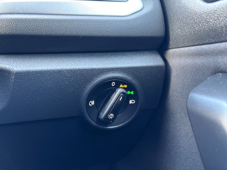 2024 Volkswagen T-Roc T-ROC EDITION 75 1.0TSI M6F 116HP €29,975 thumbnail