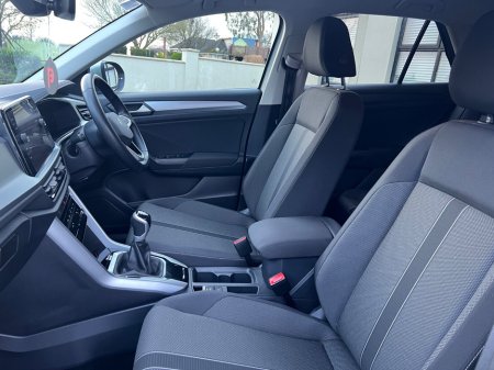 2023 Volkswagen T-Roc 2.0 TDI 116HP Life €28,950 thumbnail