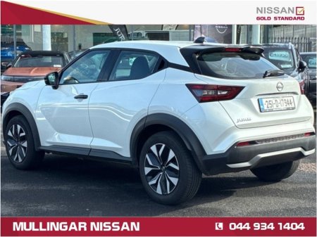2025 Nissan Juke - thumbnail 2