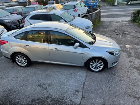 2018 Ford Focus - thumbnail 10