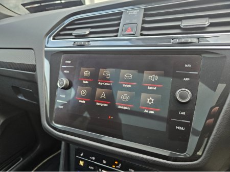 2022 Volkswagen Tiguan DEPOSIT TAKEN €38,950 thumbnail