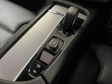 2023 Volvo XC90 - view 4