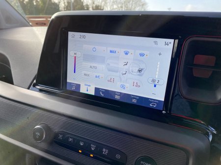 2026 Ford Transit Courier - thumbnail 17