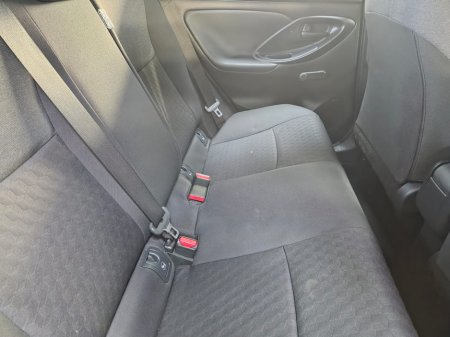 2022 Toyota Yaris - thumbnail 8
