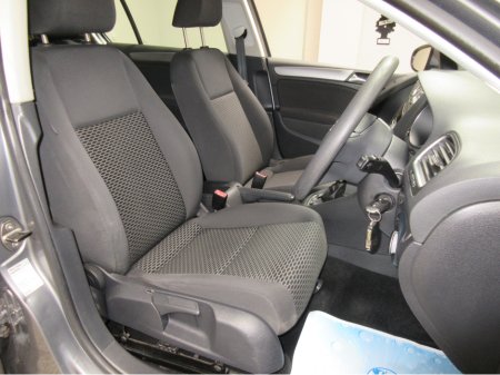 2010 Volkswagen Golf - thumbnail 11