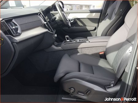 2025 Volvo XC90 T8 455bhp AWD PHEV Core €79,900 thumbnail