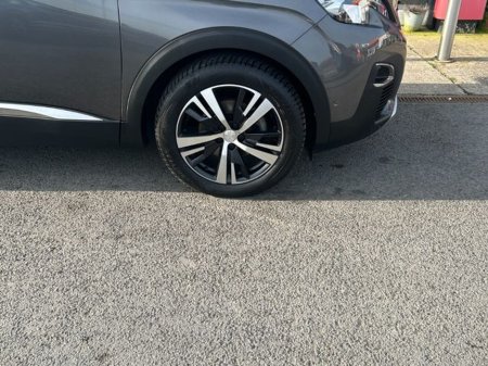 2019 Peugeot 3008 - thumbnail 2