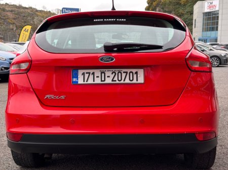 2017 Ford Focus - thumbnail 15