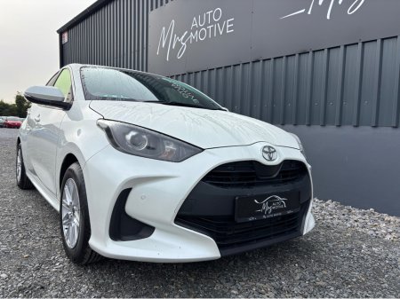 2020 Toyota Yaris - thumbnail 3