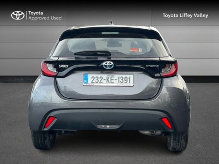 2023 Toyota Yaris YARIS LUNA HYBRID €23,950 thumbnail