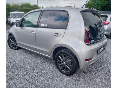 2018 Volkswagen up! Volkswagen High UP! 1.0 AUTOMATIC €8,999