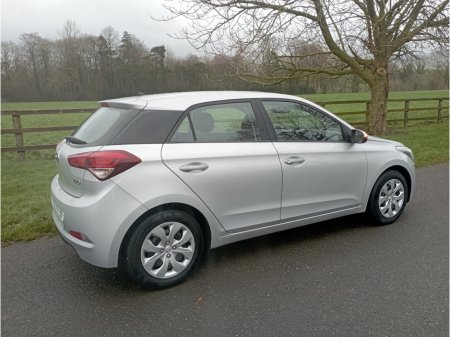 2015 Hyundai i20 - thumbnail 12