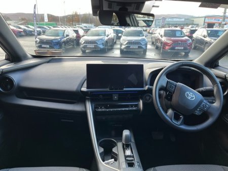 2025 Toyota C-HR - thumbnail 8