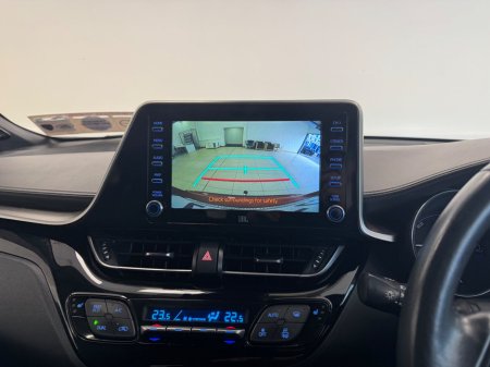 2020 Toyota C-HR - thumbnail 17