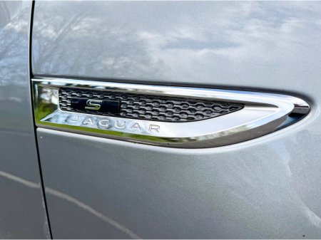 2019 Jaguar E-Pace - thumbnail 23