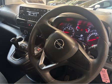 2021 Opel Combo - thumbnail 4