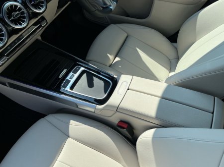 2025 Mercedes-Benz GLB 200d Progressive Line 7 Seater SUV *Saving €11,794 from New* €59,950 thumbnail