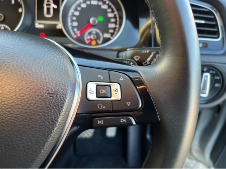 2016 Volkswagen Golf HIGHLINE AUTOMATIC 1.4 PETROL //KEYLESS ENTRY//REVERSE CAMERA//BLIND SPOT WARNING//ADAPTIVE CRUISE CONTROL// €15,950 thumbnail
