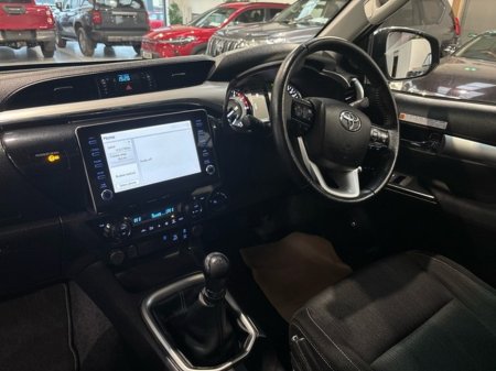 2022 Toyota Hilux 2.4 SR5 DOUBLE CAB 4DR €38,500 thumbnail