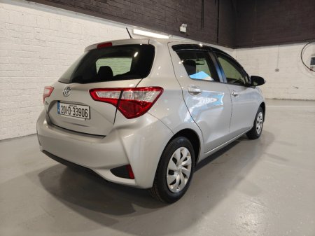 2020 Toyota Vitz - photo 5