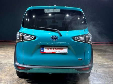 2019 Toyota Sienta - thumbnail 4