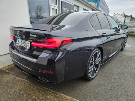 2021 BMW 5 Series - thumbnail 3