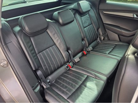 2018 Skoda Karoq STYLE 1.6 TDI 116 BHP - Pan Roof, Leather €15,900 thumbnail