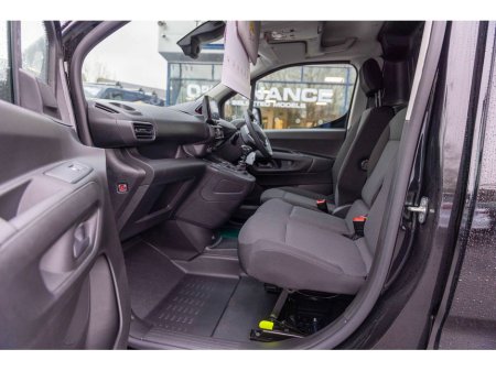 2026 Peugeot Partner 2026 - PRE REG OFFER - PARTNER PRO PLUS1.5 HDI 100 65 €22,750 thumbnail