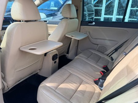 2008 Volkswagen Golf - thumbnail 18