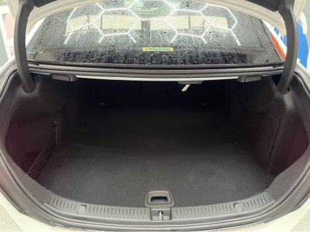 2019 Mercedes-Benz E Class 2019 MERCEDES-BENZ E220D ADVANTGARDE 2.0 AUTOMATIC / CRUISE CONTROL / 360° PARKING CAMERA / ELECTRIC MEMORY & HEATED SEATS / PANORAMIC SUNROOF / PADDLE SHIFTERS / APPLE CARPLAY / AMBIENT LIGHTS thumbnail