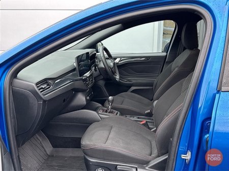 2024 Ford Focus 1.0T MHEV ST LINE 125PS €27,400 thumbnail