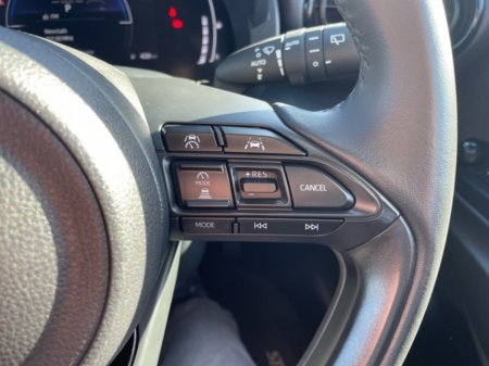 2025 Toyota Yaris - thumbnail 15