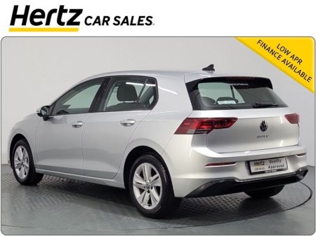 2024 Volkswagen Golf LIFE 110HP Petrol Manual €24,995 thumbnail