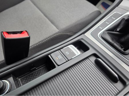 2016 Volkswagen Golf - thumbnail 16