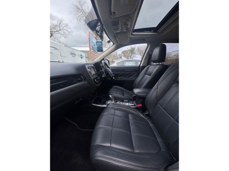 2017 Mitsubishi Outlander - thumbnail 15