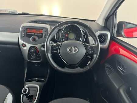 2017 Toyota Aygo X-PLAY Automatic €10,950 thumbnail